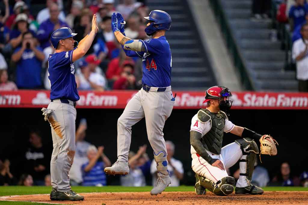 MLB(影)／帕赫斯驚天「魚躍飛撲」拯救追平分！帥氣高喊：從一開始我就知道能接住