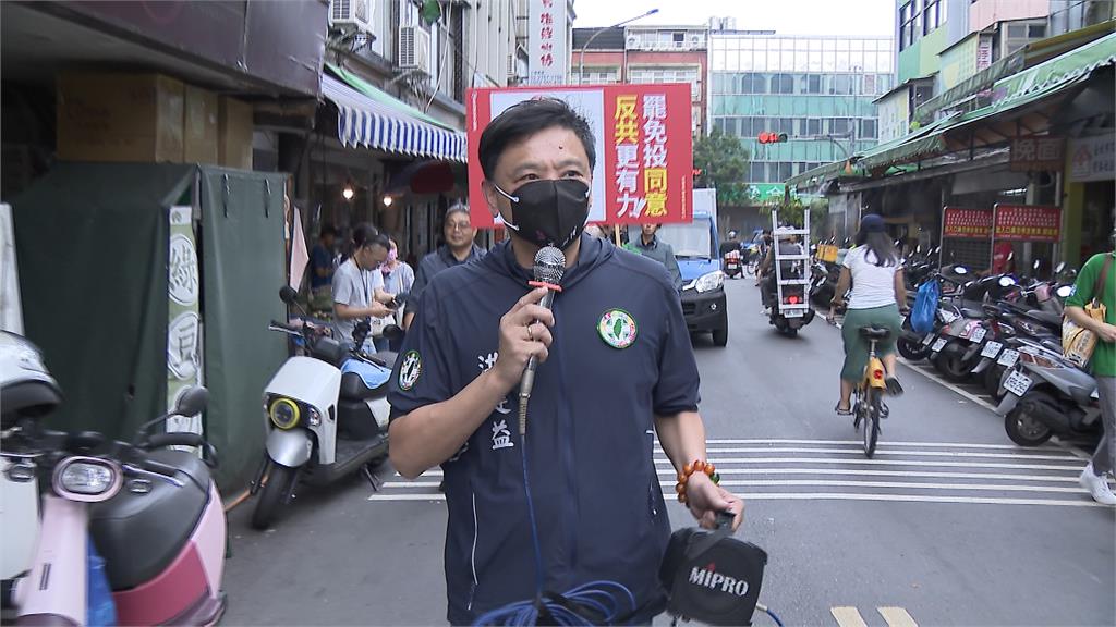 挺罷遭恐嚇?洪健益市場掃街 助理遭車輛輾腳、駕駛一度想肇逃
