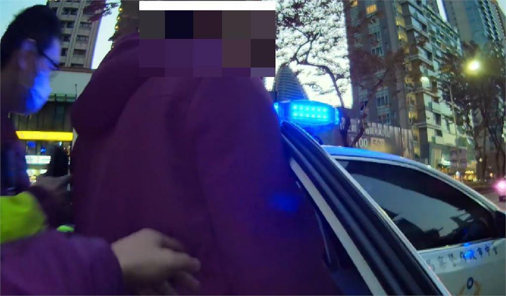 快新聞／台中七期傳暴力事件！2陌生人持BB槍猛K　男子左臉留2彈孔「滿頭是血」