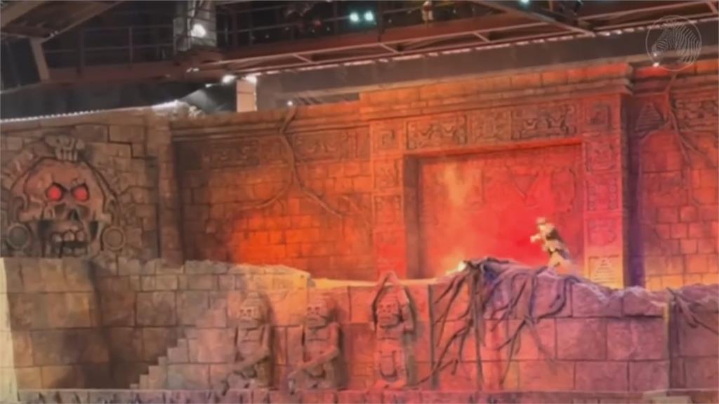 180公斤仿製巨石暴走！　美國迪士尼員工肉身擋道具護觀眾