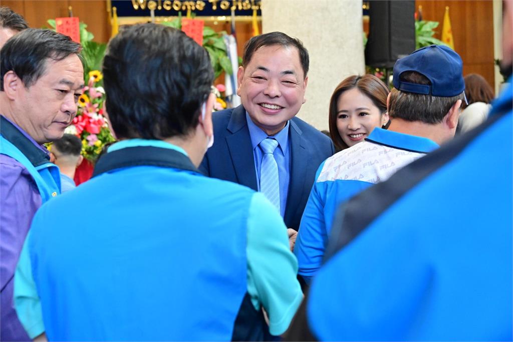 新竹縣長選戰驚見「前正妹主播」激似王淨！出任陳見賢發言人「背景全曝光」