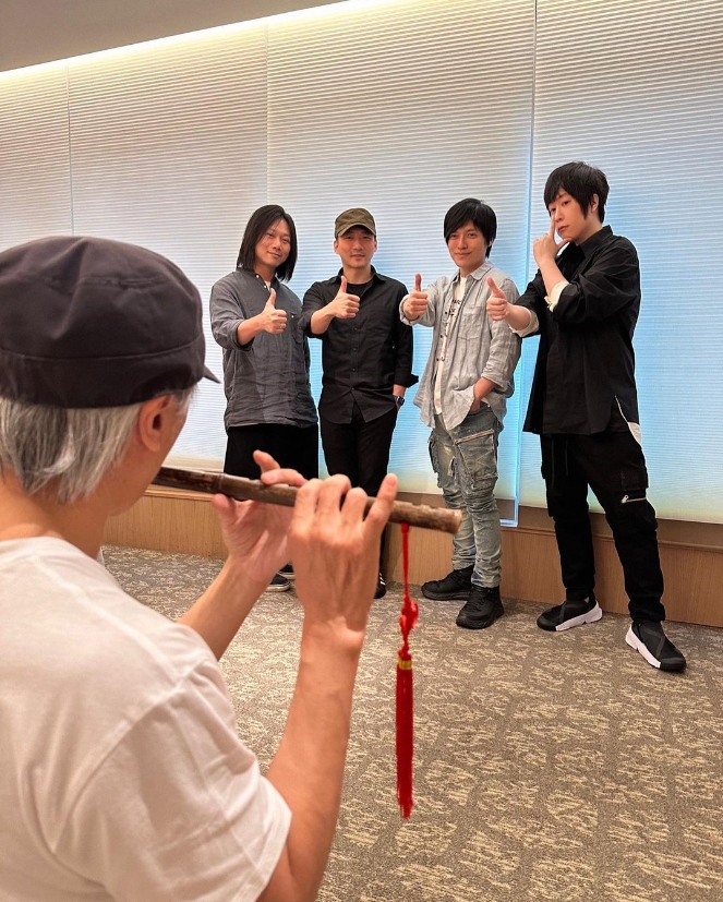 周星馳、五月天夢幻合體!秀絕活喊組「六月天」 周星馳、五月天夢幻合體!表演絕技喊組「六月天」 阿信:該答應嗎?