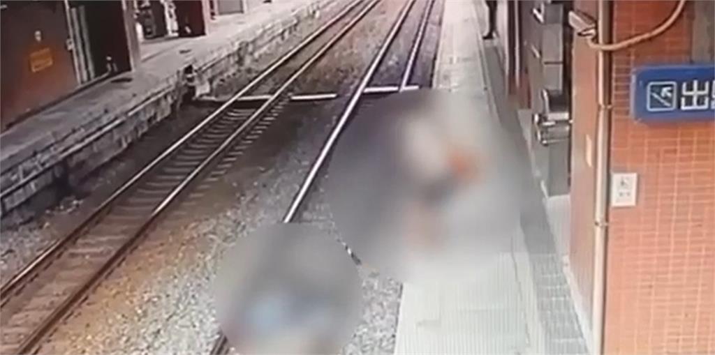 台鐵鶯歌站驚傳「嬰兒車滾落鐵軌」濺血！媽忙跳軌救兒「驚險結局曝光」