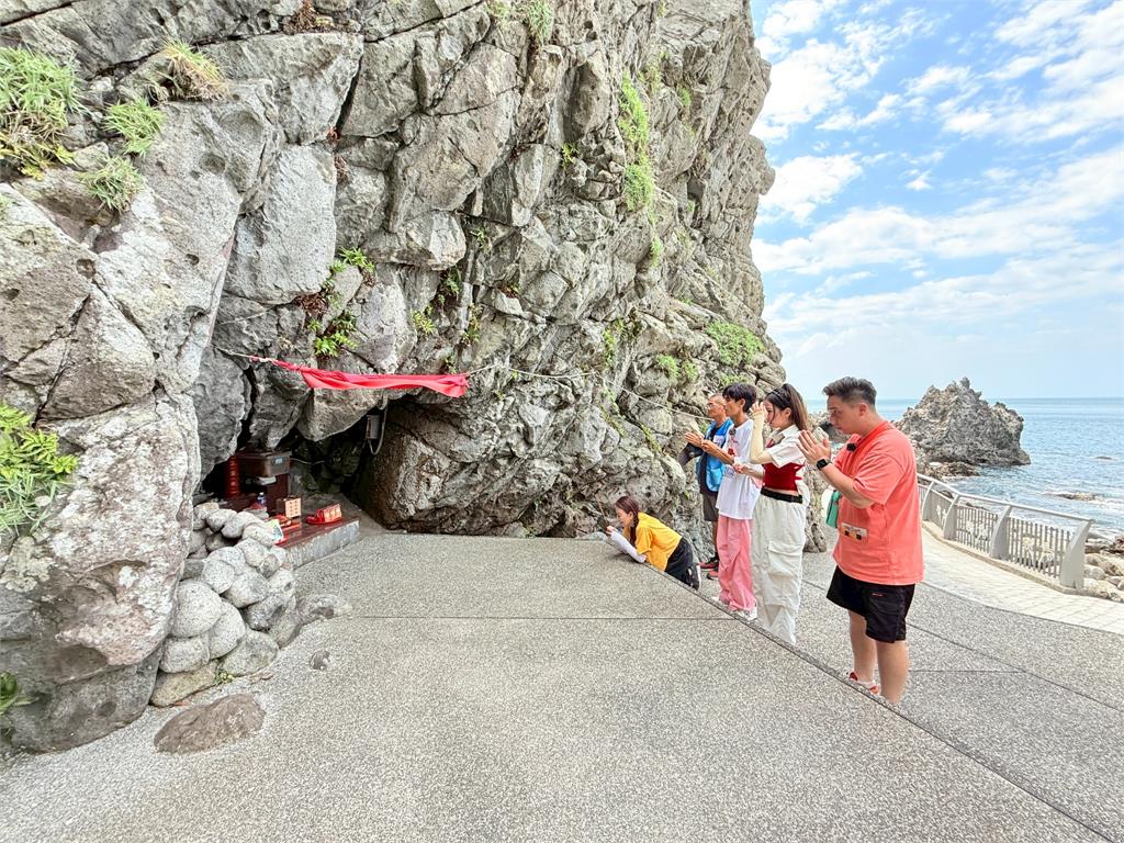 《綜藝新時代》基隆和平島超滑稽一秒到埃及!海邊穿埃及服裝參觀「人面獅身像」