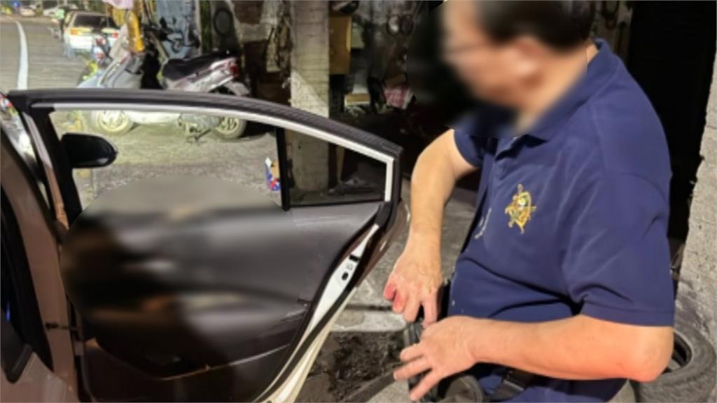 酒客吐車上清潔費喬不攏 計程車駕駛報警處理