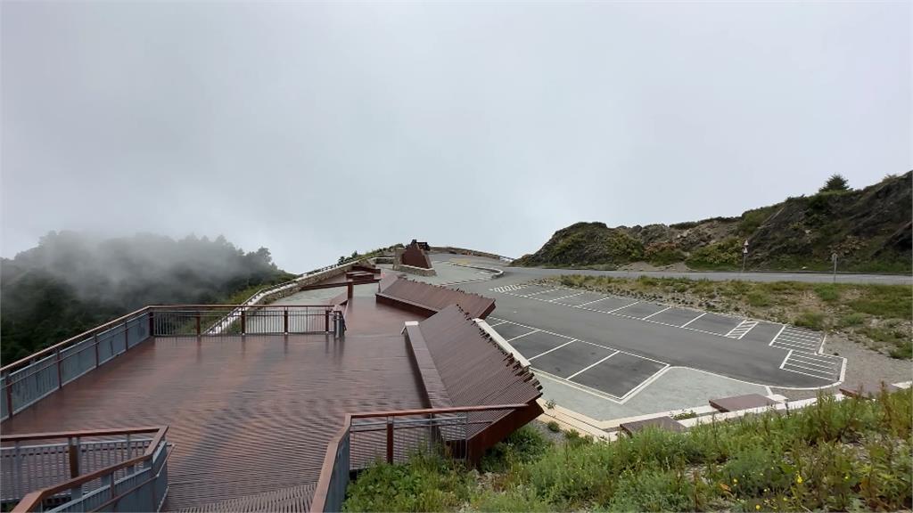 豪雨重創觀光！松雪樓住宿僅一成　停車場空蕩蕩、武嶺告示牌免排隊