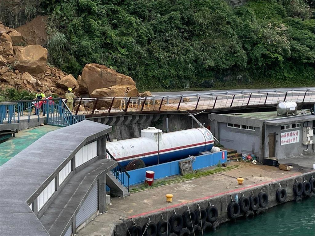 快新聞/基隆潮境公園路口山崩釀2傷 謝國樑:疑因連日大雨釀災