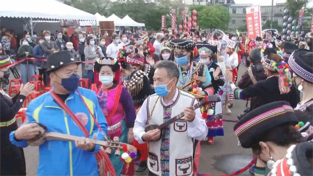 桃園龍岡米干節登場！ 「火把節」祈福閉幕