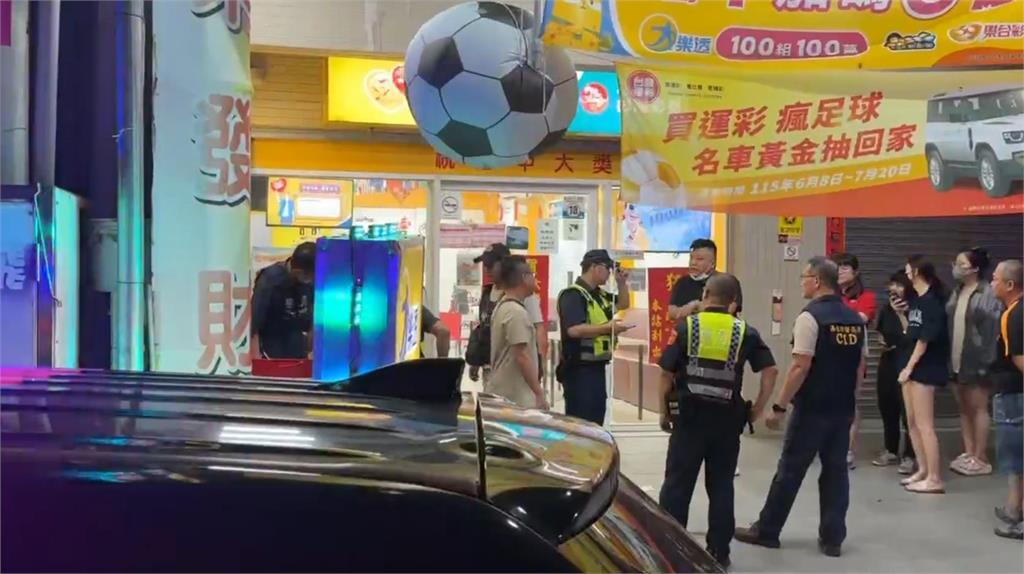 快新聞／與警對峙2小時！嘉義太保男子深夜持槍闖彩券行　地方人士勸說後棄械投降
