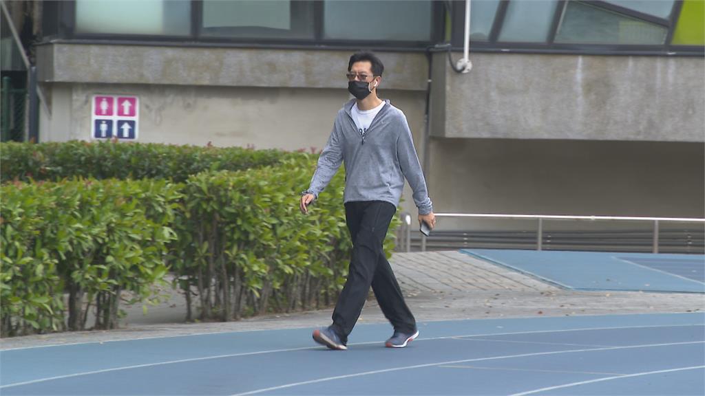 恢復「外出全程戴口罩」 恐影響運動.唱歌意願