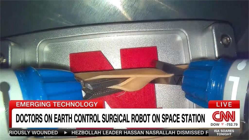 創舉！醫生於地球遠端操作　手術機器人太空站成功模擬手術
