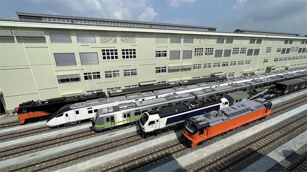 快新聞/E500型電力機車正式亮相 台鐵:「十年購車計畫」重要里程碑