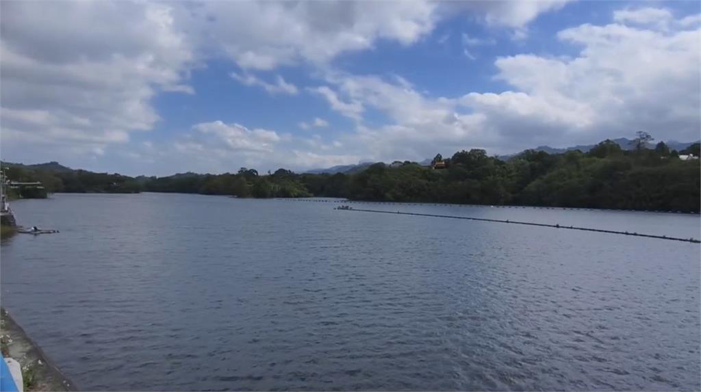 康芮颱風過境全台水庫飽到打嗝！鯉魚潭水庫「鋸齒堰」美景再現