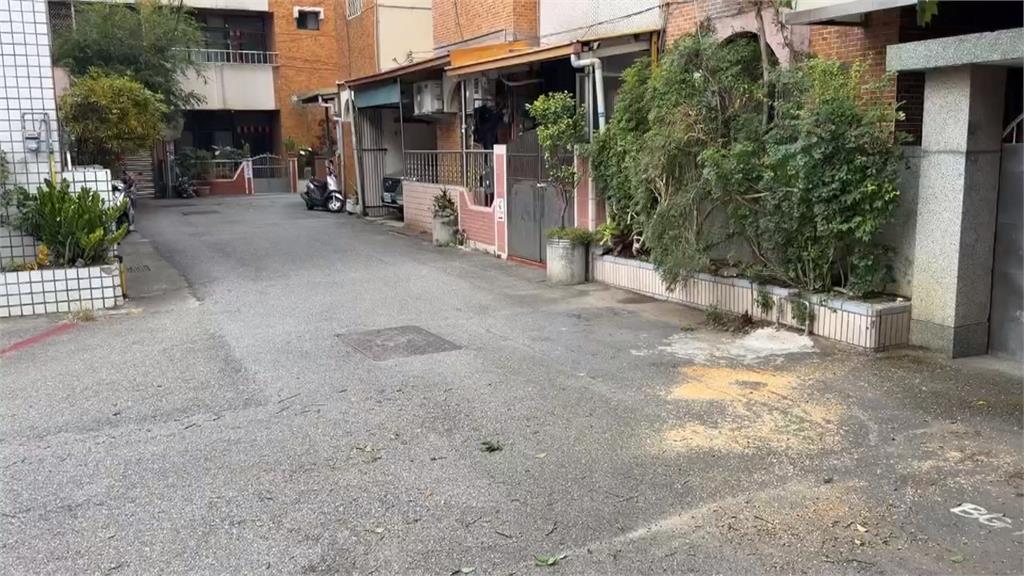無妄之災! 苗栗物流車「禮讓來車」 「追殺式倒車」78歲騎士遭殃