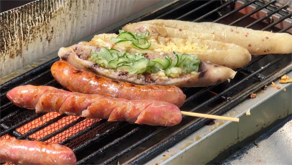六合夜市「大腸包小腸」創新風味! 誘人香氣排長龍