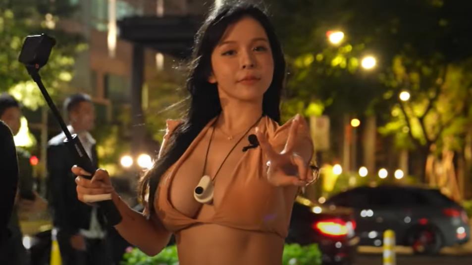 有遇到嗎?兇版李毓芬街頭「無罩散步」!試穿3服「這套回頭率」最扯