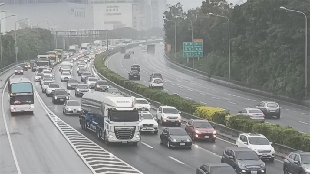 連假濕冷到週日 國道部分路段易塞
