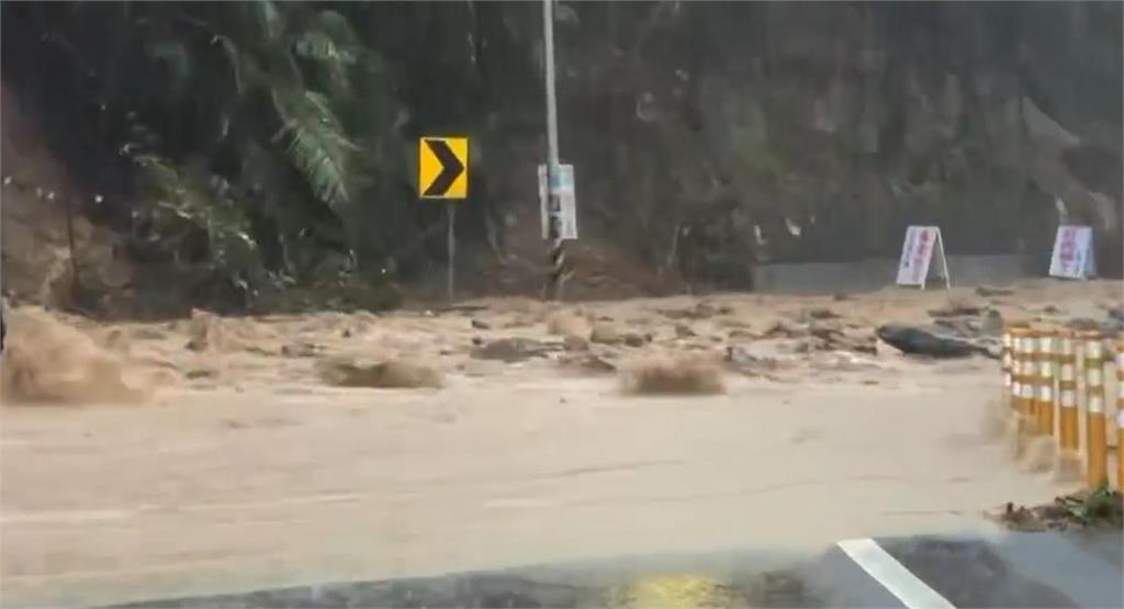 快新聞／鋒面強襲！14縣市豪大雨特報　苗栗、嘉義受災情況曝光