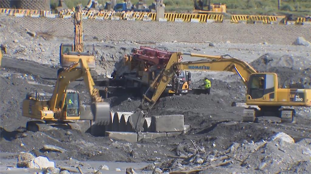 公路局全體動員!17天的拚搏 馬太鞍交通搶通全紀錄