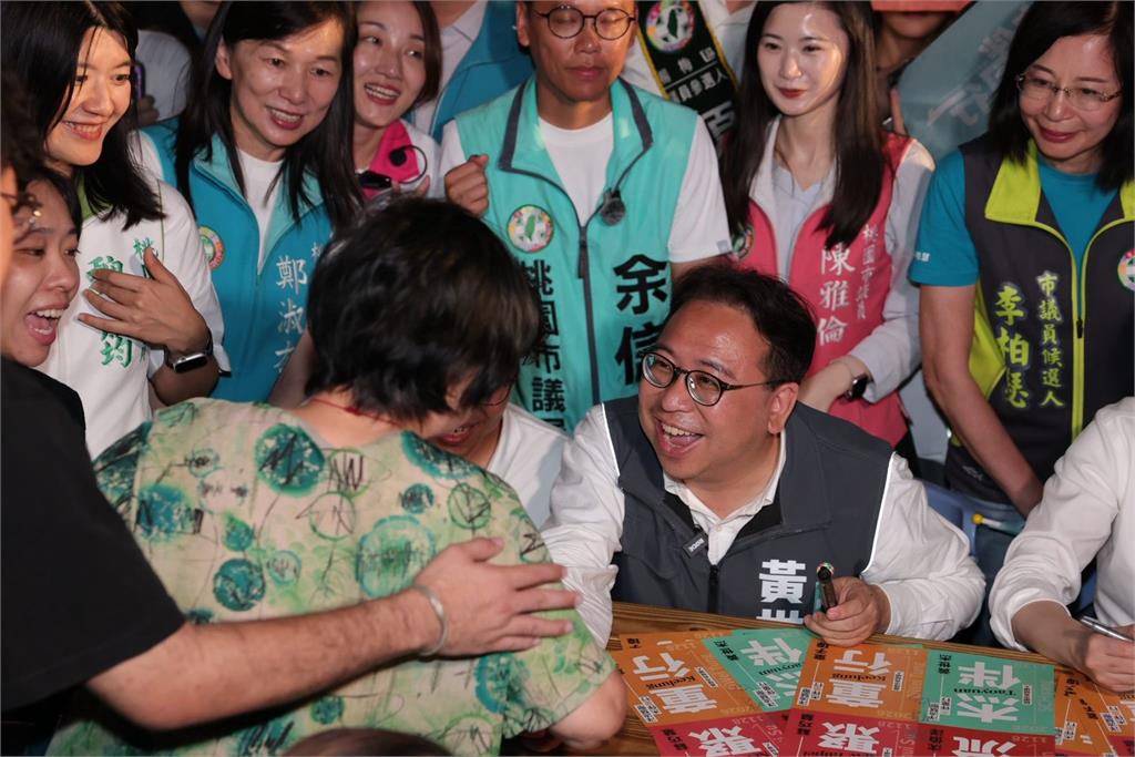 黃世杰合體沈伯洋如虎添翼 桃園湧現2014翻轉氛圍