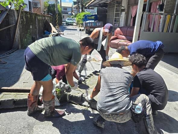 快新聞／好險！返鄉教學卻遭遇馬太鞍洪災　「師生均安」還立即投入救災
