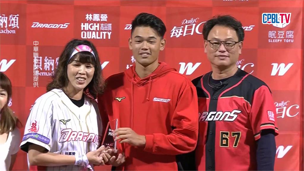虎父無犬子!曹竣崵兒生涯初先發 曹祐齊5局無失分奪首勝
