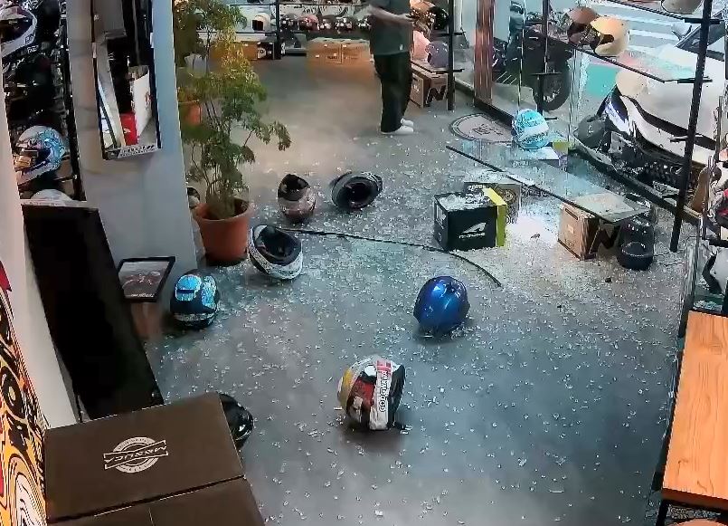 又見喪屍煙彈！桃園女毒駕撞車、撞店家　車內還載3歲女兒