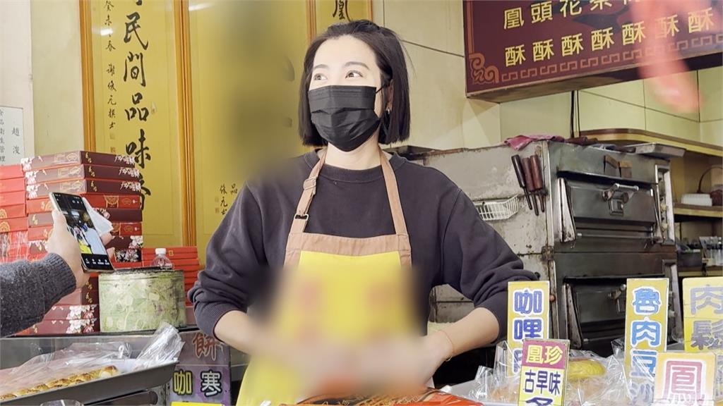 初二走春鹿港湧人潮　米可白「回老家賣餅」粉絲搶合照