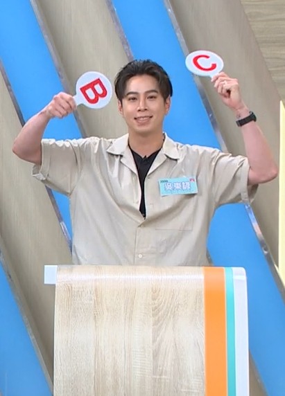《醫學大聯盟》吳東諺曝站太久腰「喀喀響」!勸老婆白家綺多運動要動起來