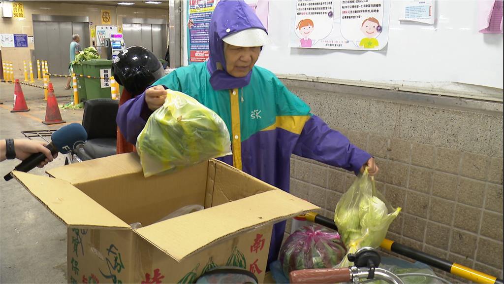 山陀兒來襲瘋搶菜！　台北菜價不增反降民眾趁機撿便宜