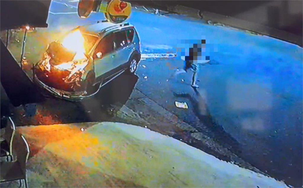 嘉義貨車.小客車車禍釀起火燃燒 高雄貨車違規迴轉遭聯結車撞