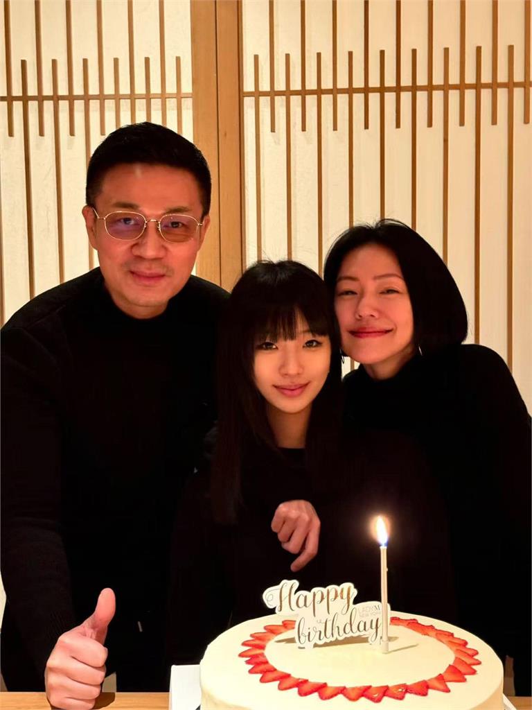 小S老公遭爆出賣「大S出殯照」約妹見面！微信揭細節：這是送姊姊最後一天