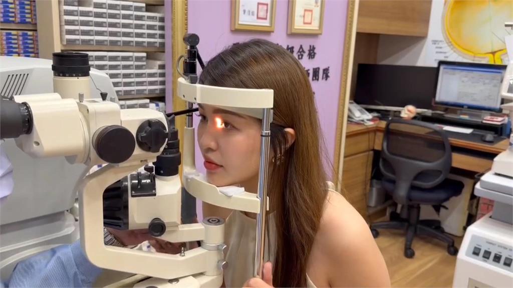 騎機車遭「蜜蜂攻擊」！　女子眼眶染蜂窩性組織炎