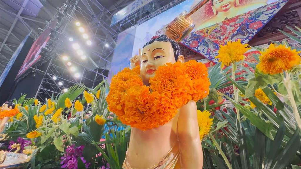 龍德上師觀音山佛誕浴佛祈福盛典 逾6萬人共襄盛舉