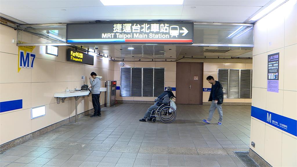 捷警火速逮人 北車M7再傳「隨機攻擊」 男稱心情不好竟無故踹人