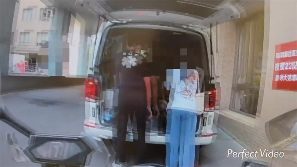 嫌等太久？　直播主葉賓森「怒嗆護理人員」