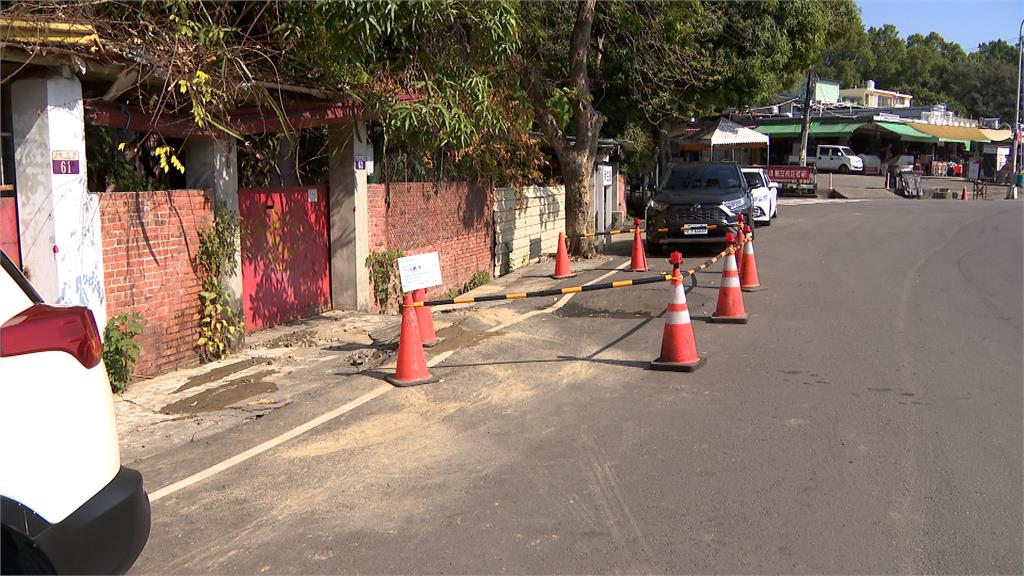 台中霧峰自來水管線破裂　「遲遲未修」無水可用惹民怨