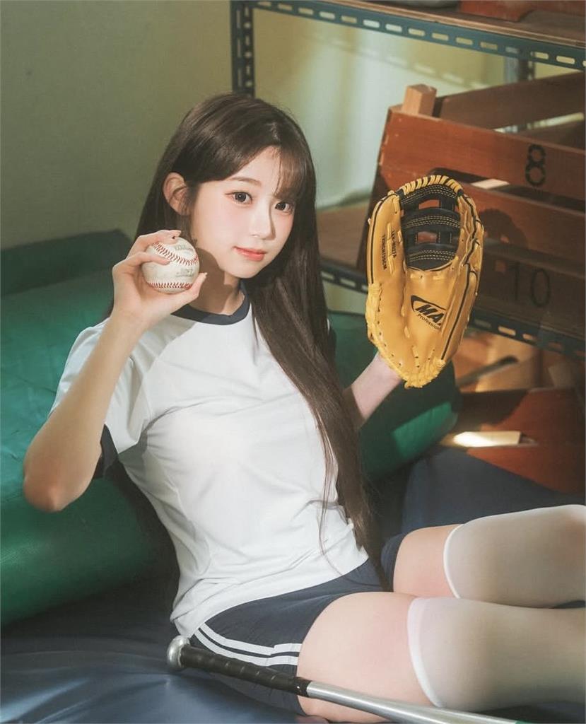 AI女神李珠珢震撼「1舉動」網喊戀愛了!釣李雅英、邊荷律「甜告白」