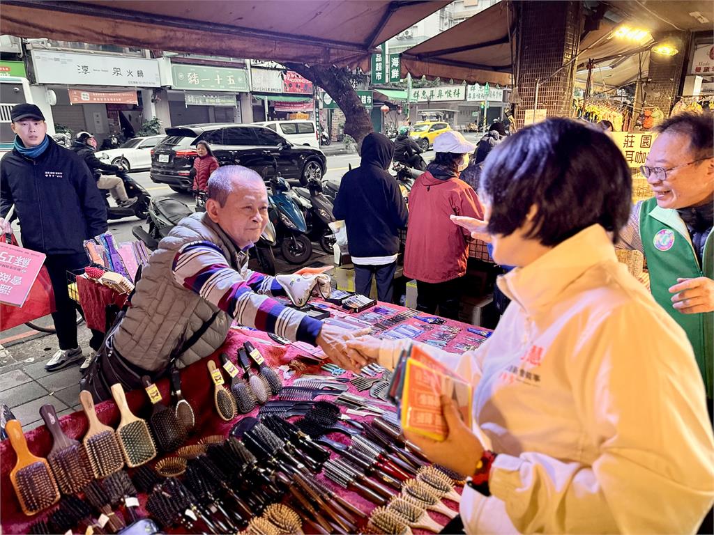 快新聞／不畏嚴寒挺進深藍票倉！新店拜票拚出暖流　蘇巧慧：進步新北是彩色的