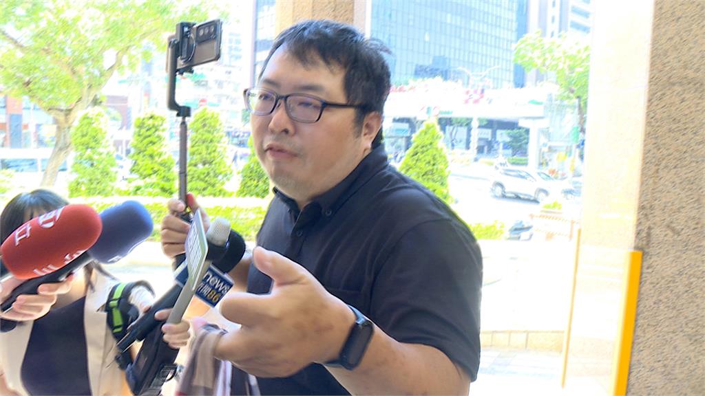 鍾小平服務處遭留穢物又塗鴉 「抗議魔人」被移送法辦