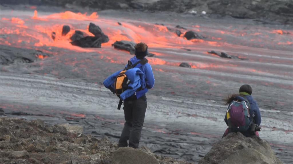 冰島50多年來噴發最久紀錄！　休眠6千多年火山3月爆發　至今已噴發達半年