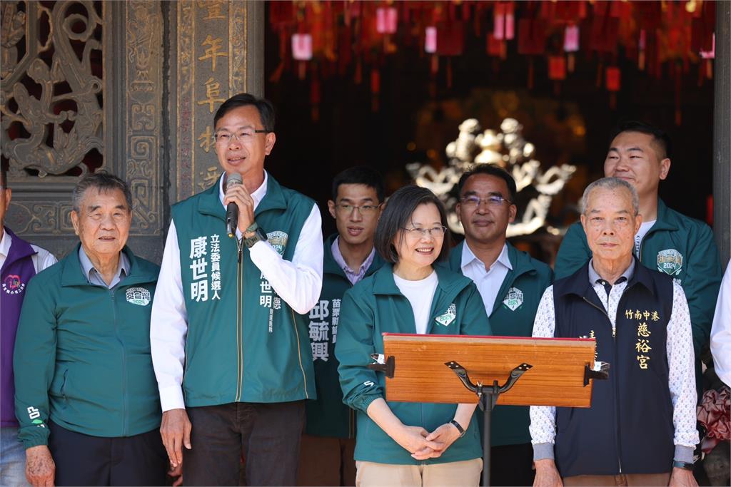 快新聞/連跑苗栗2場輔選 蔡英文力挺曾玟學、康世明:讓世界上架台灣