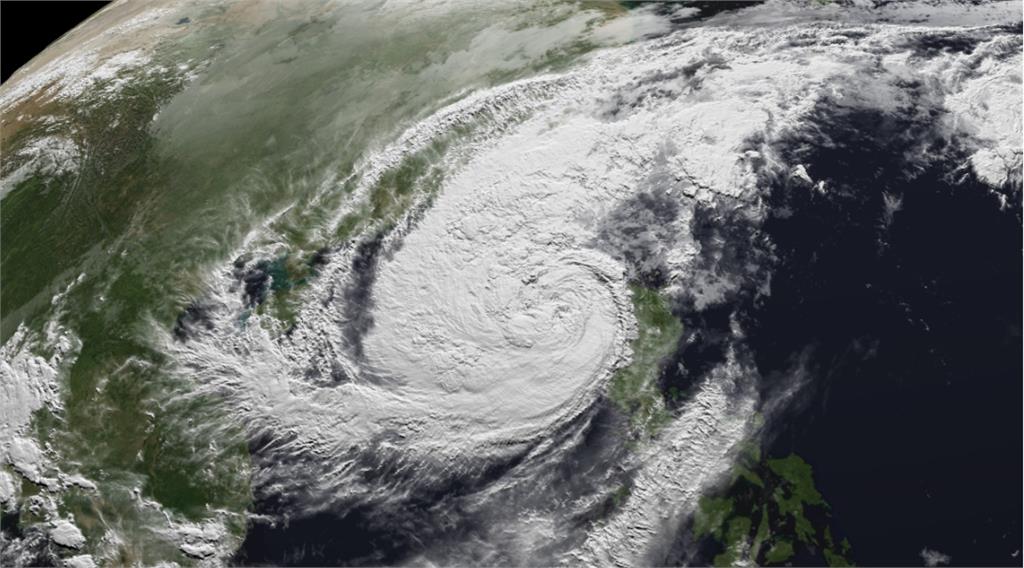 鳳凰北轉直衝台灣⋯暴風圈週三觸陸!專家曝「10縣市」颱風假最有機會