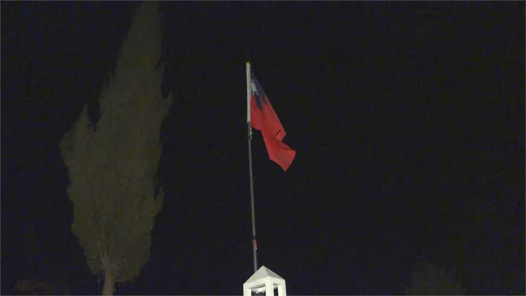 民視直擊台灣國旗飄揚土耳其!台民間搜救隊挺進阿德亞曼 民眾不敢回家只能睡車上