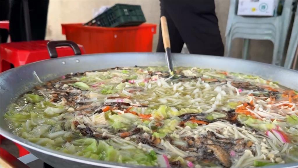 暖心！慈善團體到災區每日備熱食　90歲奶奶感動險落淚