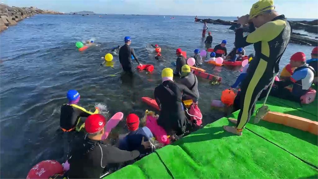 海岸線美景盡收眼底!基隆「外木山海上長泳」登場 逾2000民眾共襄盛舉