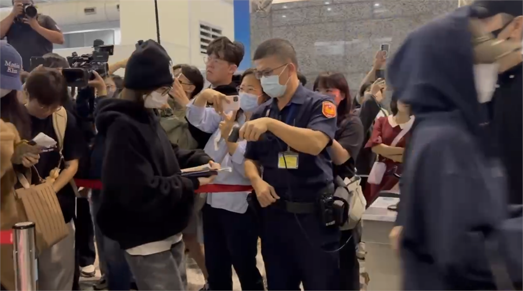 最新/高雄演唱會落幕!人氣女團TWICE今早搭機返韓 大批粉絲現身送機