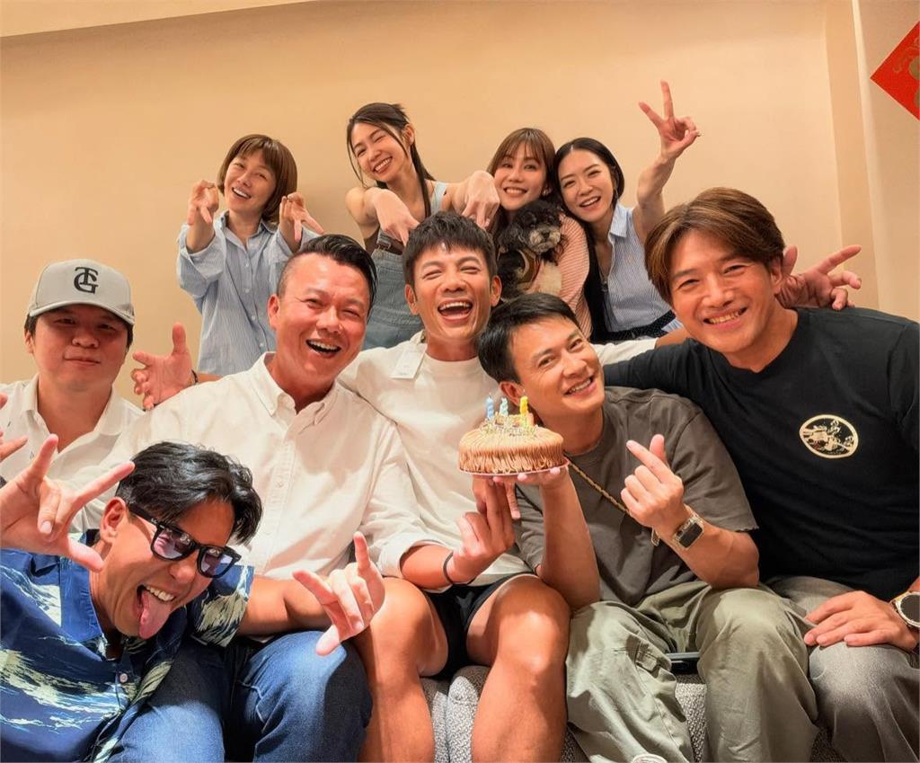 曾智希「親密依偎老公」臉紅！甜喊大11歲陳志強「是18歲」：像好酒越陳越香