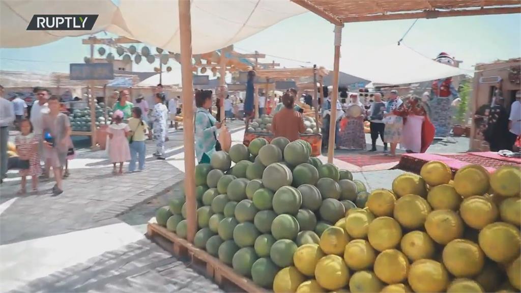烏茲別克「甜瓜共和國節」　30多種瓜吃個過癮