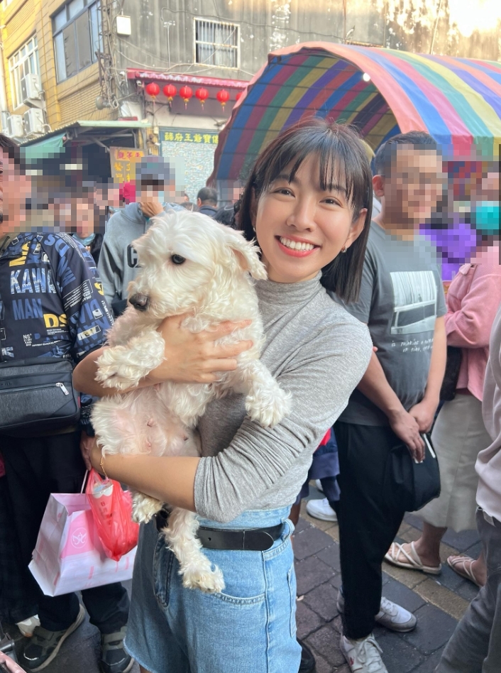 米可白現身鹿港老街賣餅！竟因1事「雙耳聽不見」無奈嘆：剩自己聲音在回響